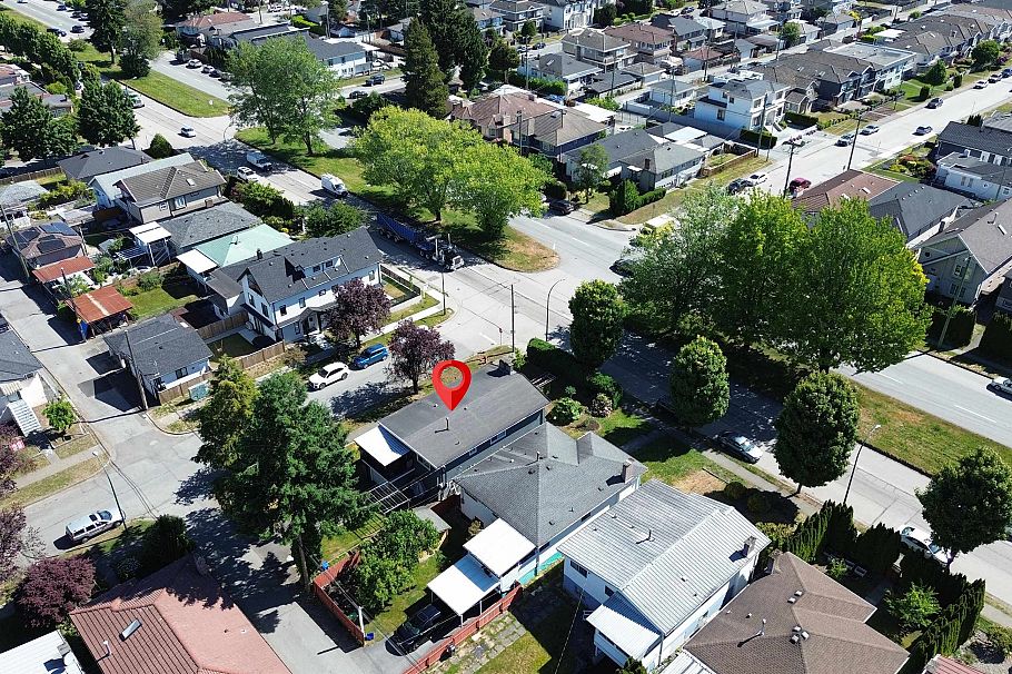 3696 E 26th Avenue Vancouver, BC - 28