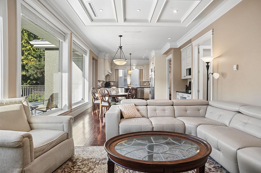 2155 W 37th Avenue Vancouver, BC - 10