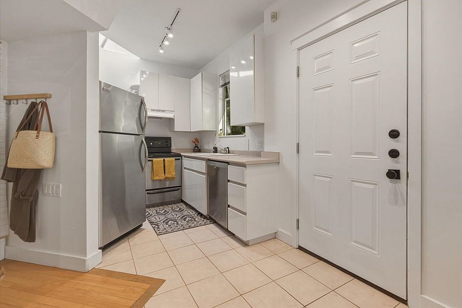 1239 E 22nd Avenue Vancouver, BC - 7