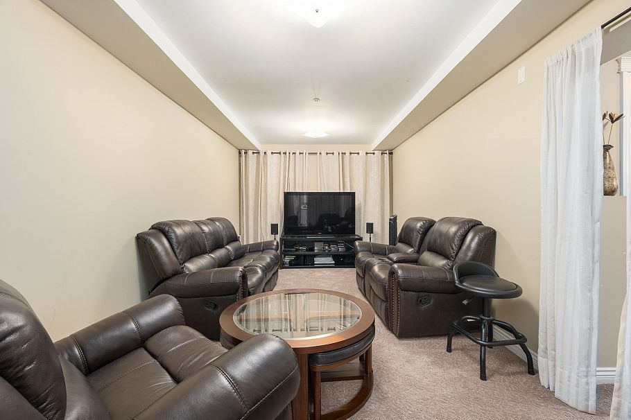 36 E 54 Avenue Vancouver, BC - 24