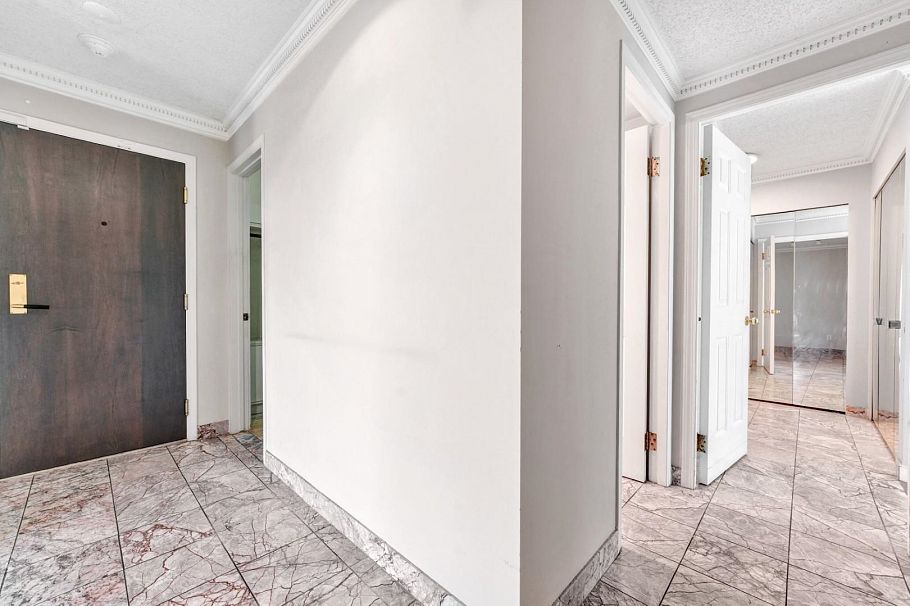 203 1675 Hornby Street Vancouver, BC - 18