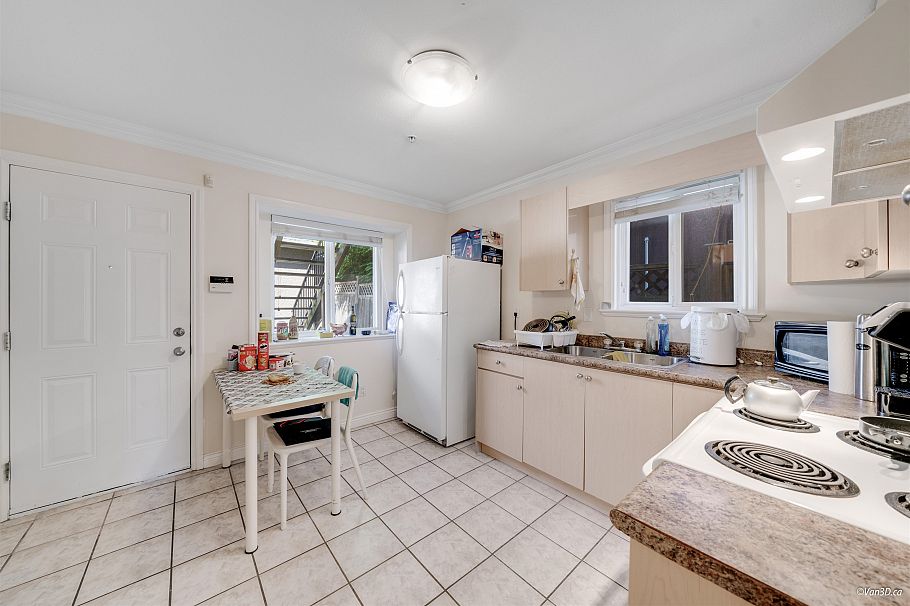 7531 Oak Street Vancouver, BC - 21