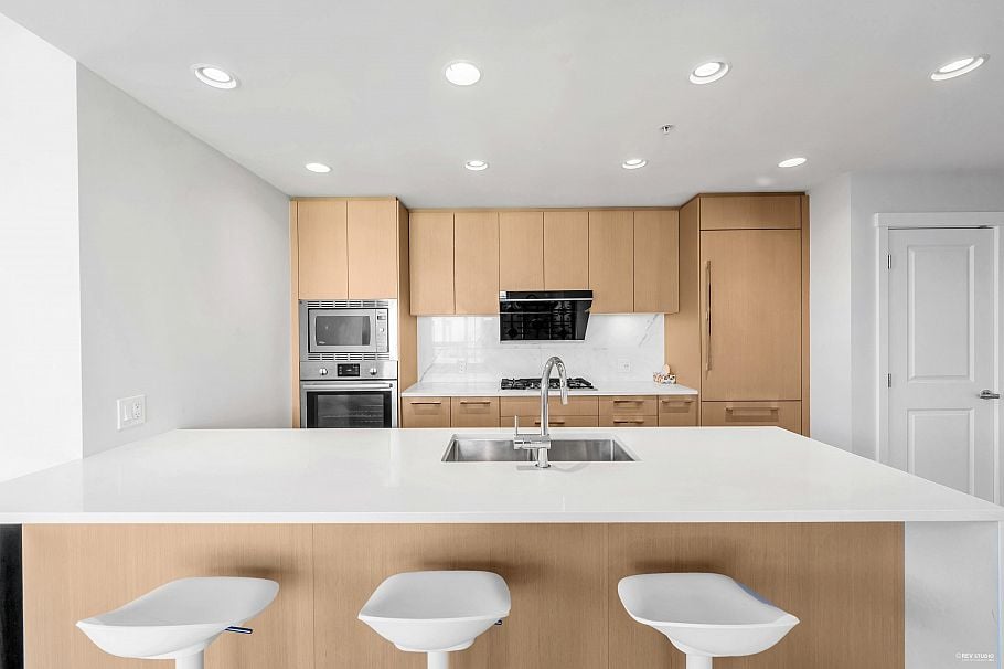 606 3533 Ross Drive Vancouver, BC - 10