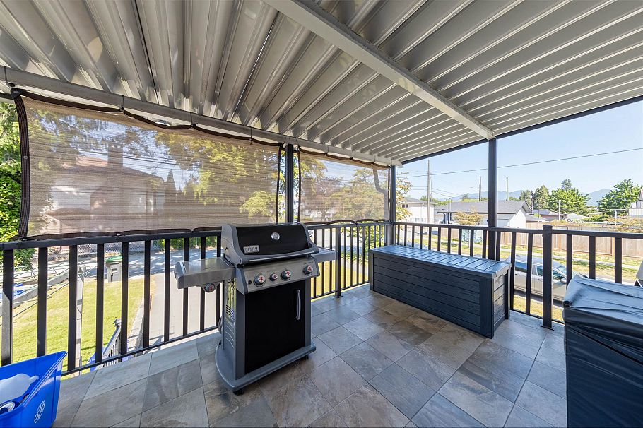 3696 E 26th Avenue Vancouver, BC - 21