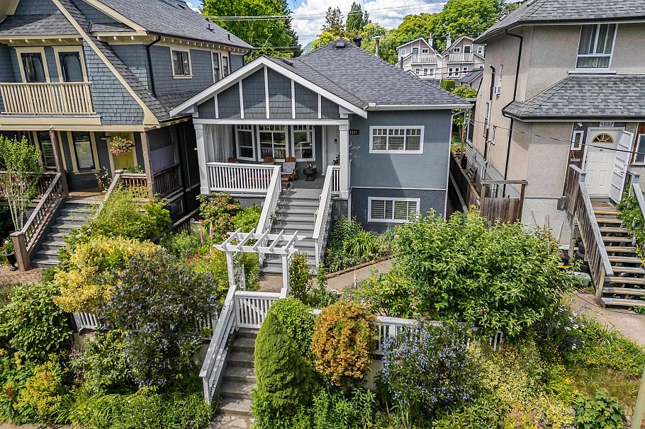 1531 E 11th Avenue Vancouver, BC - 1