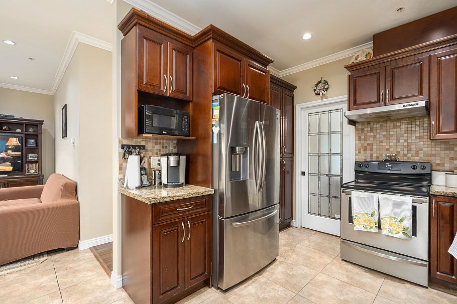 36 E 54 Avenue Vancouver, BC - 10