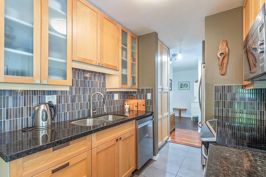 102 680 E 5th Avenue Vancouver, BC - 7
