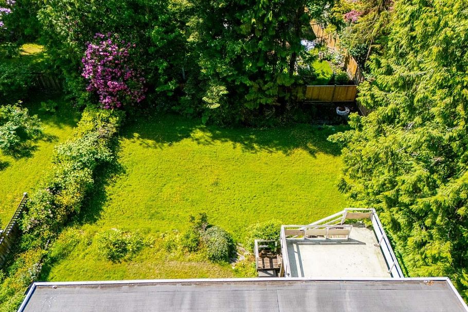1453 Coleman Street North Vancouver, BC - 28