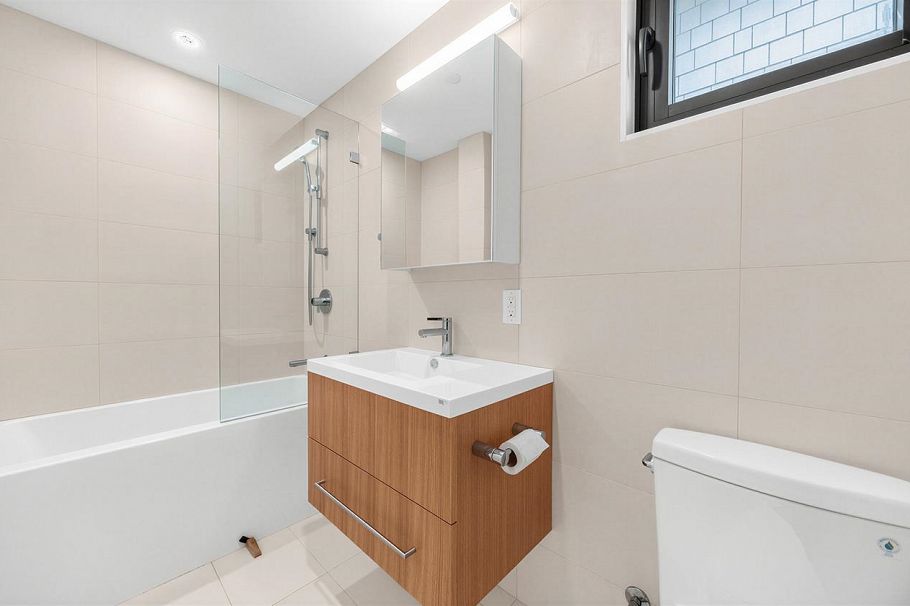 2180 E 13th Avenue Vancouver, BC - 16