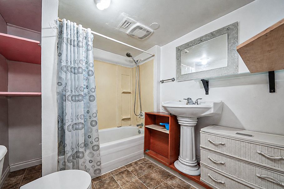 4711 Gothard Street Vancouver, BC - 17