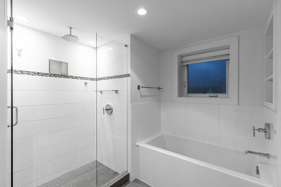 6297 Mackenzie Street Vancouver, BC - 26