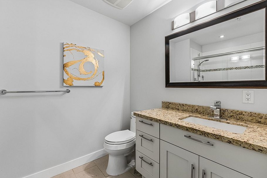 207 116 W 23rd Street North Vancouver, BC - 17