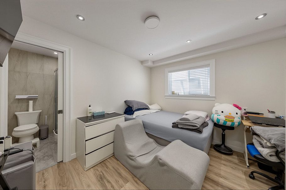 3696 E 26th Avenue Vancouver, BC - 12