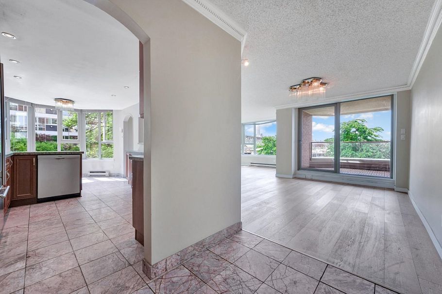 203 1675 Hornby Street Vancouver, BC - 9