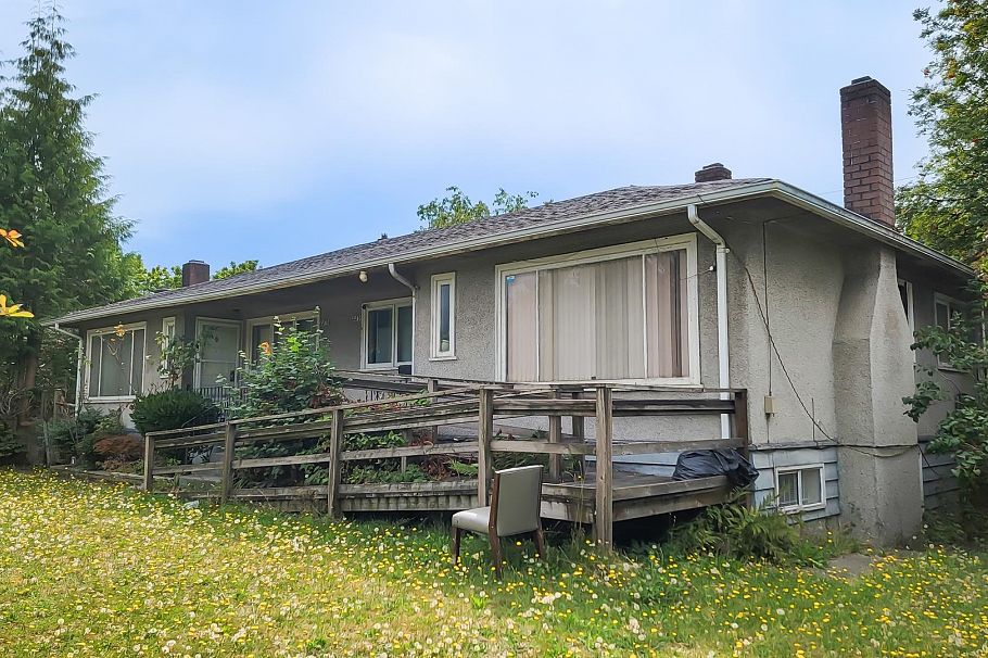 2576 S Grandview Highway Vancouver, BC - 5