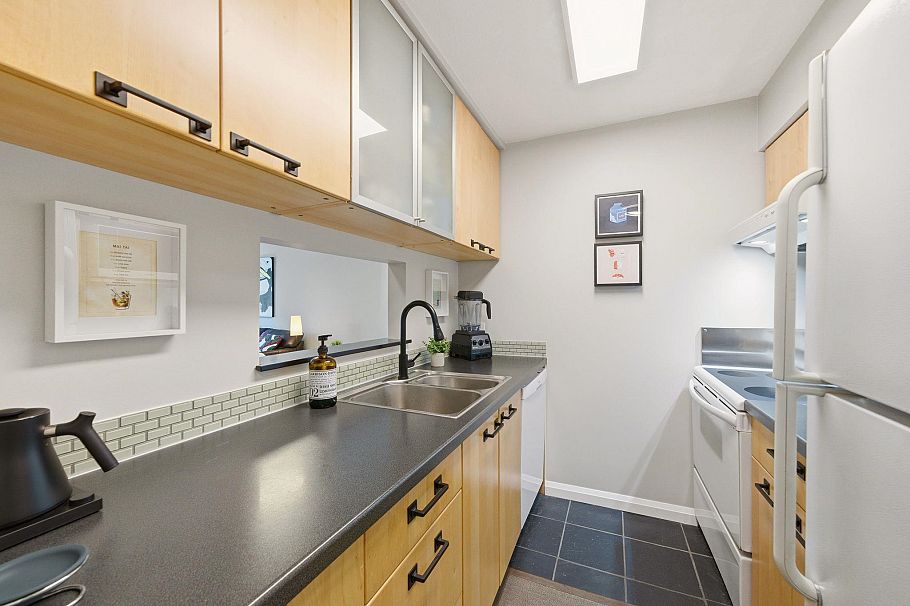 218 2222 Prince Edward Street Vancouver, BC - 9
