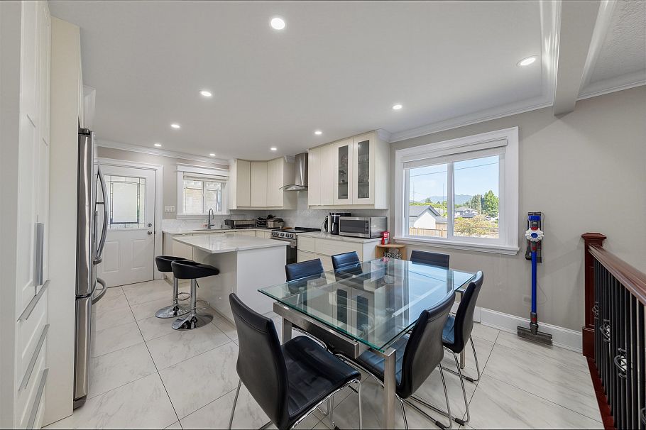 3696 E 26th Avenue Vancouver, BC - 18