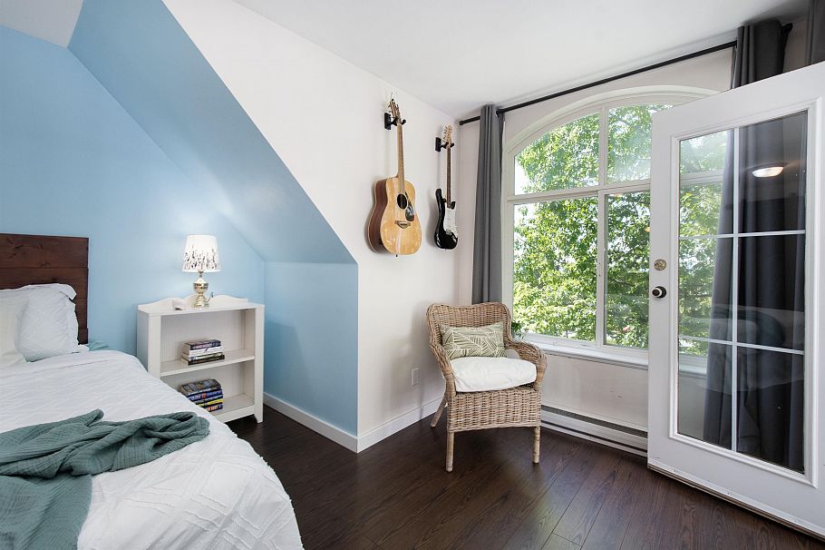 1 270 E Keith Road North Vancouver, BC - 22
