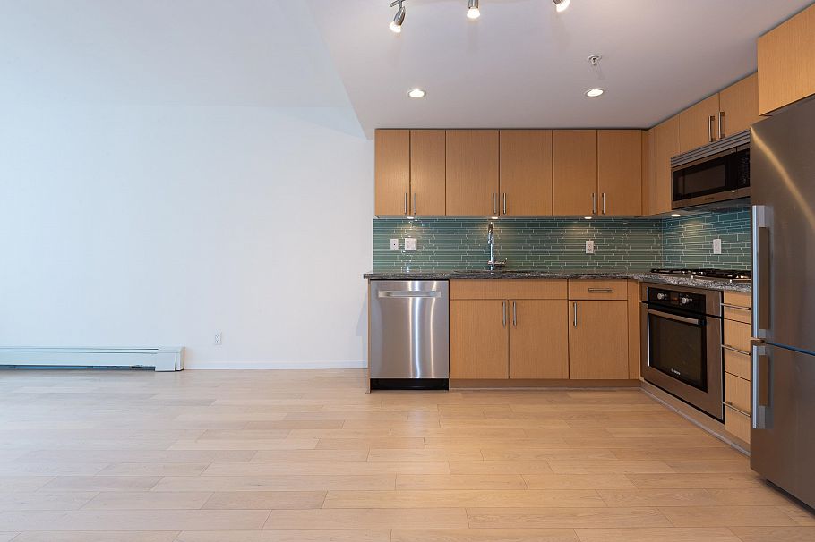 301 1887 Crowe Street Vancouver, BC - 7