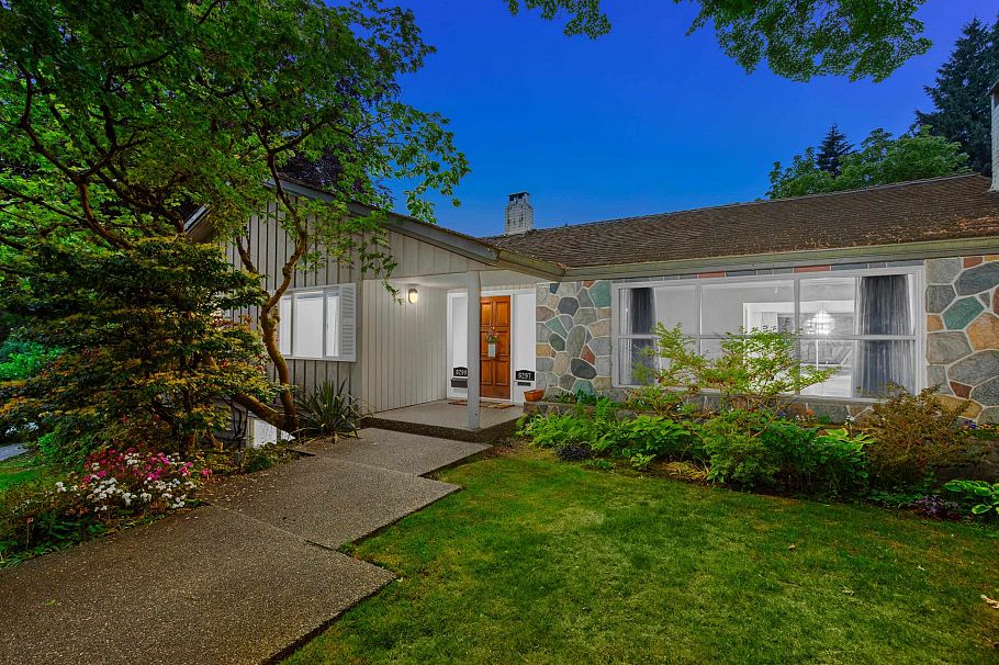 6297 Mackenzie Street Vancouver, BC - 2
