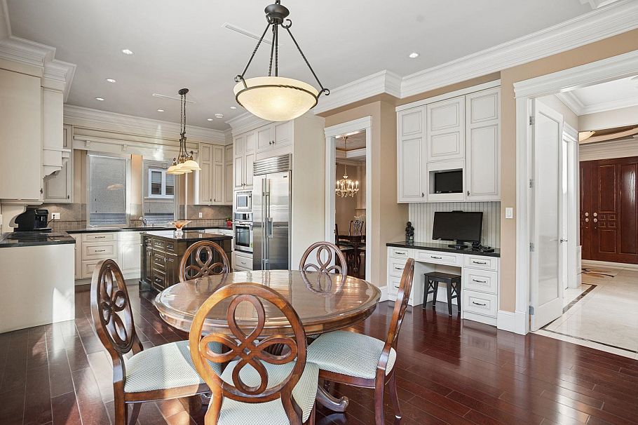 2155 W 37th Avenue Vancouver, BC - 11