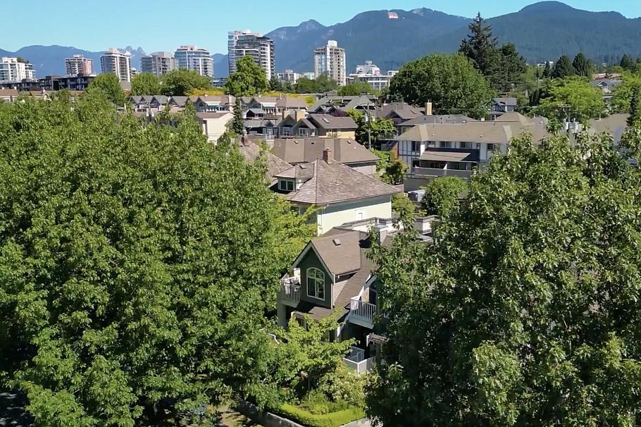 1 270 E Keith Road North Vancouver, BC - 40