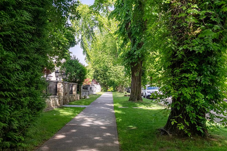 3985 W 14th Avenue Vancouver, BC - 31