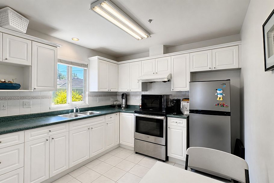 2776 E Georgia Street Vancouver, BC - 8