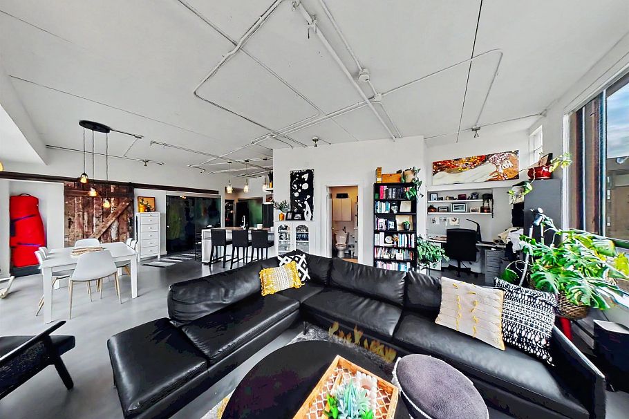 501 28 Powell Street Vancouver, BC - 5