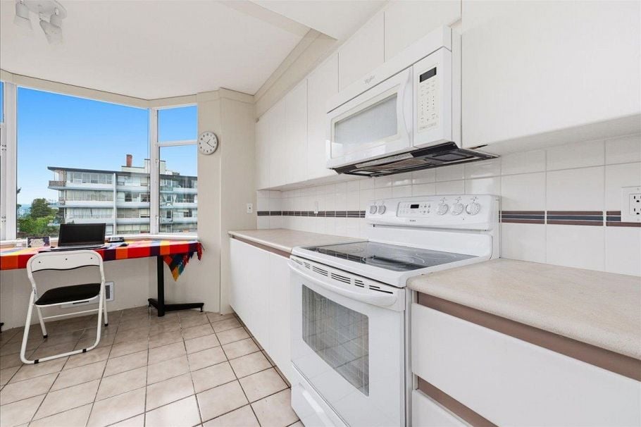102 123 E Keith Road North Vancouver, BC - 11
