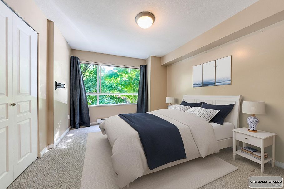 229 E 11th Avenue Vancouver, BC - 3