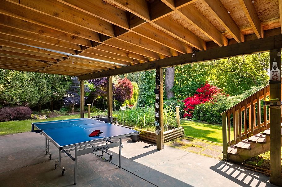 697 E Braemar Road North Vancouver, BC - 28