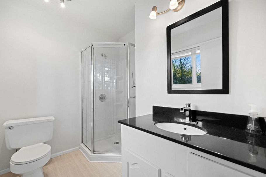 2510 Byron Road North Vancouver, BC - 29