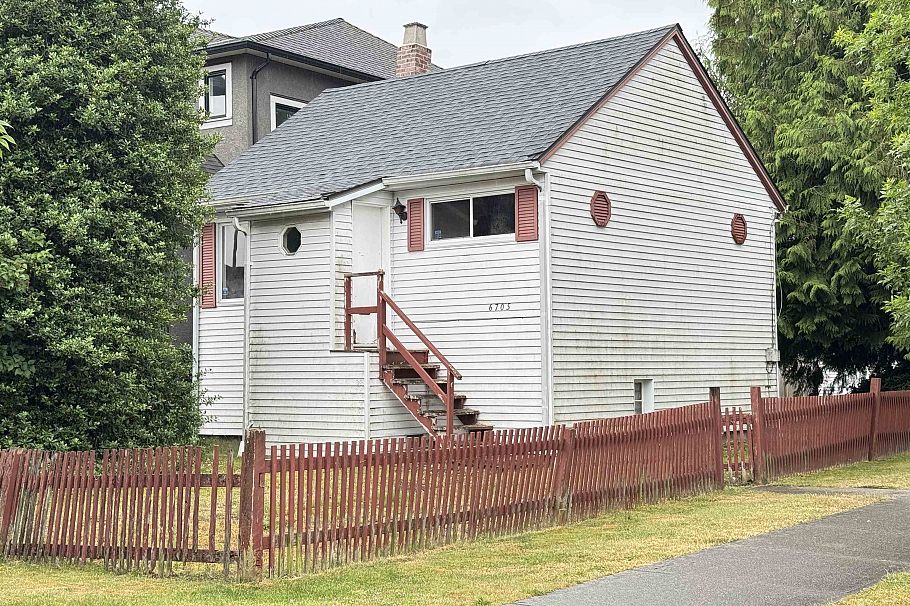 6705 Rupert Street Vancouver, BC - 1