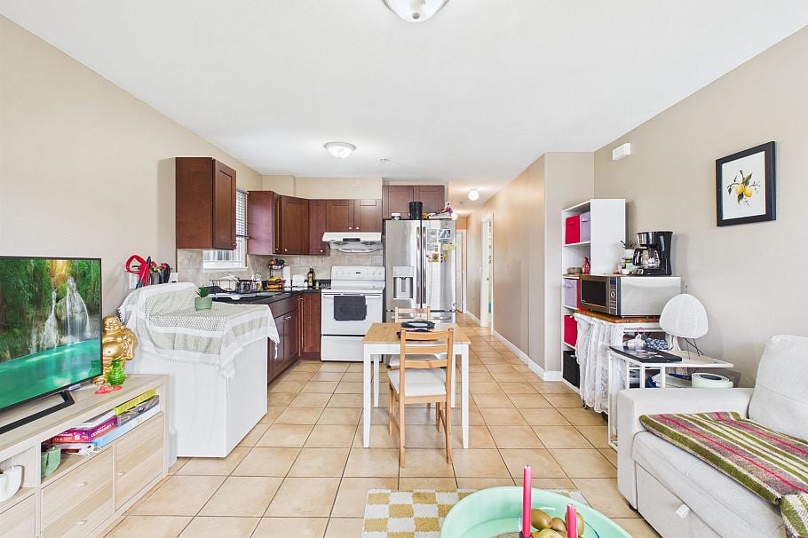 3281 Renfrew Street Vancouver, BC - 20