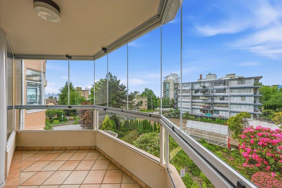 102 123 E Keith Road North Vancouver, BC - 27