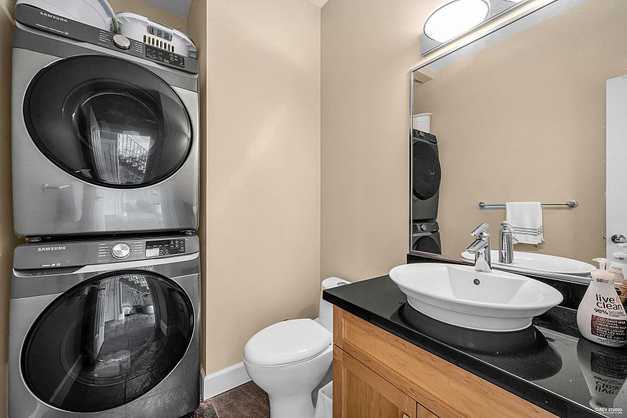 648 E 3rd Street North Vancouver, BC - 9