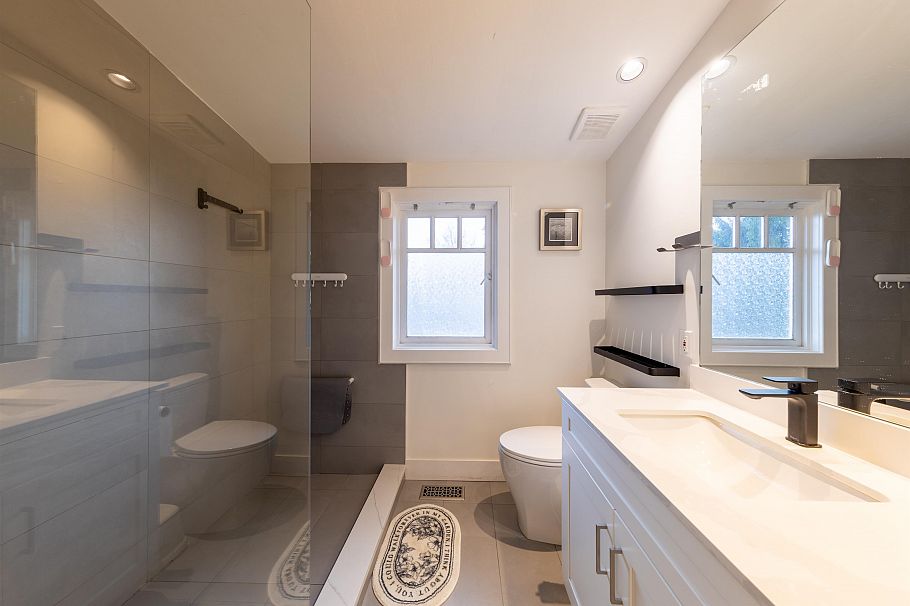 3389 W 21st Avenue Vancouver, BC - 17