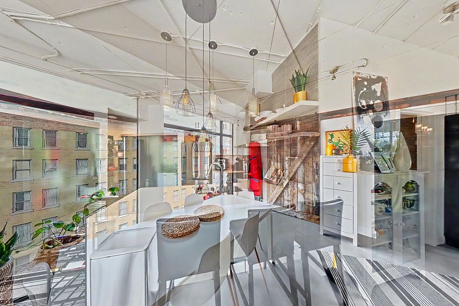 501 28 Powell Street Vancouver, BC - 12