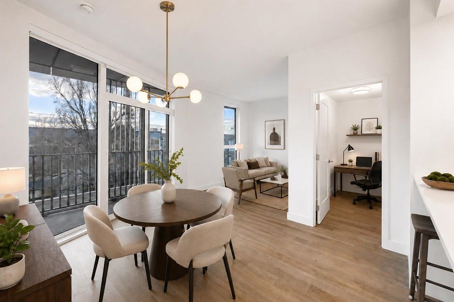 307 2888 Arbutus Street Vancouver, BC - 1