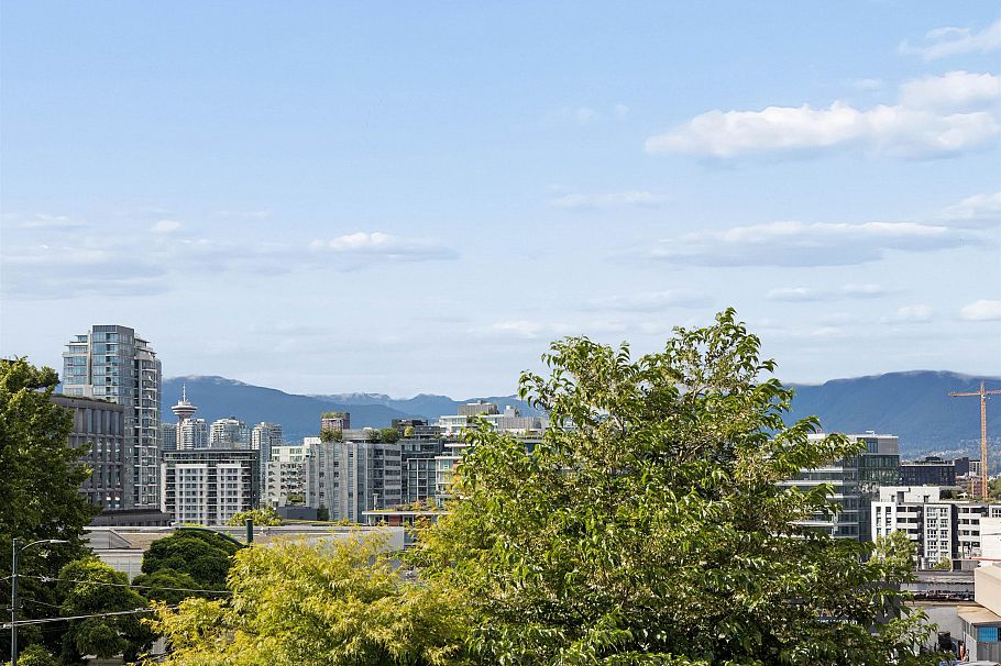 405 210 E 5th Avenue Vancouver, BC - 9