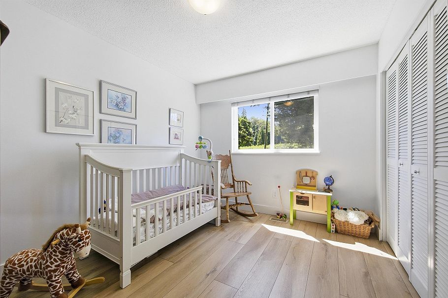 547 Fairway Drive North Vancouver, BC - 18