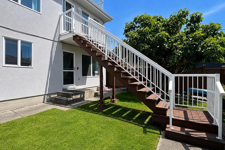 2776 E Georgia Street Vancouver, BC - 40