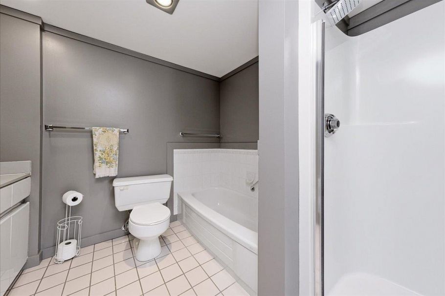 102 123 E Keith Road North Vancouver, BC - 28