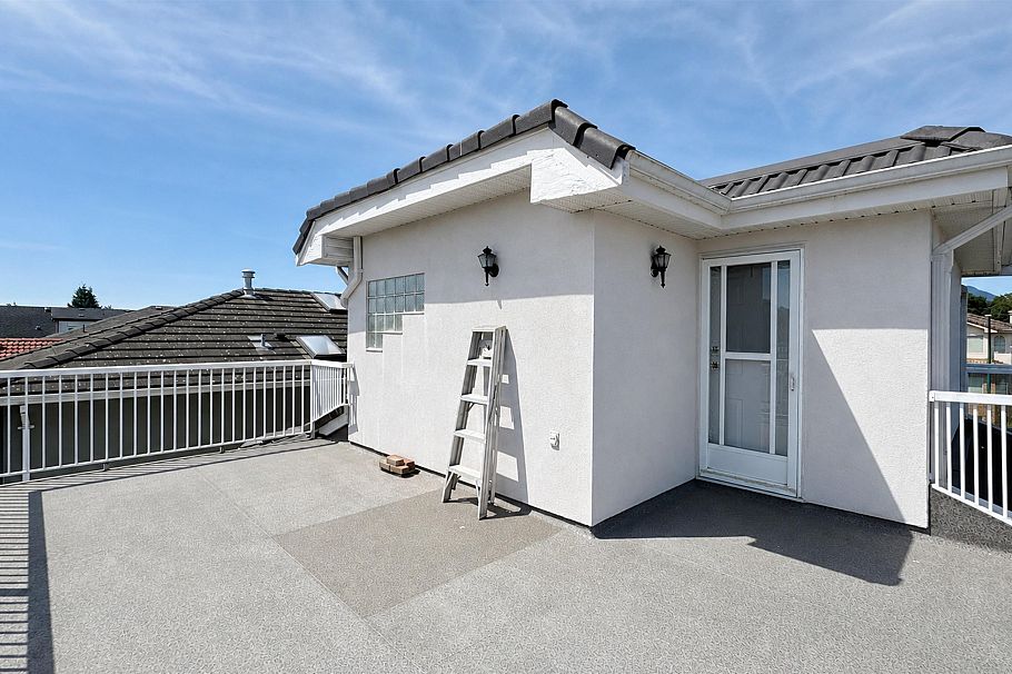 2776 E Georgia Street Vancouver, BC - 36