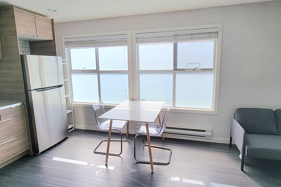 1588 E 41st Avenue Vancouver, BC - 18