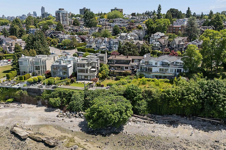 2651 Point Grey Road Vancouver, BC - 2