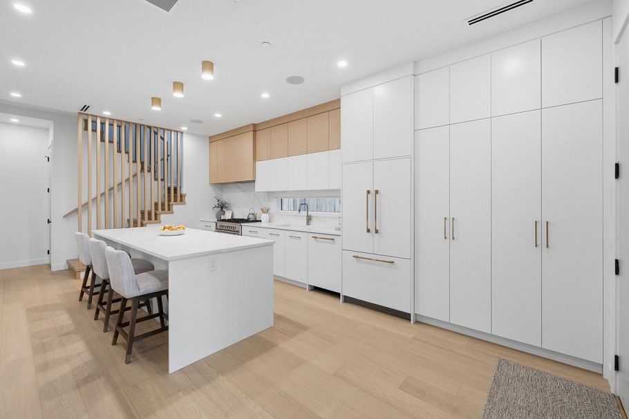 1 810 E 22nd Avenue Vancouver, BC - 14