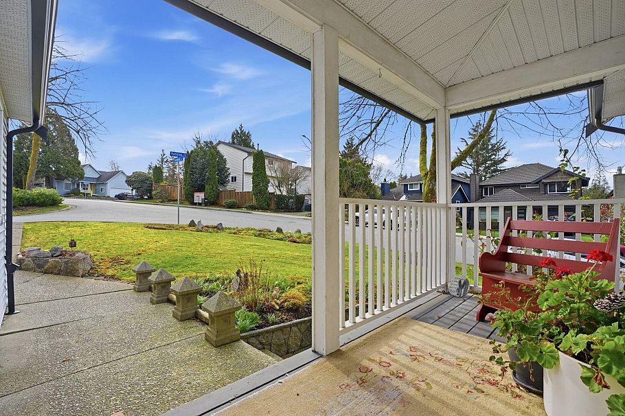 3300 Manning Crescent North Vancouver, BC - 3