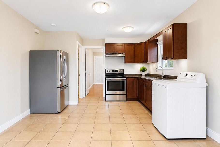 3281 Renfrew Street Vancouver, BC - 26